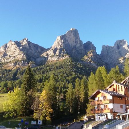 Dolomites Holidays セルヴァ・ディ・カドーレ エクステリア 写真